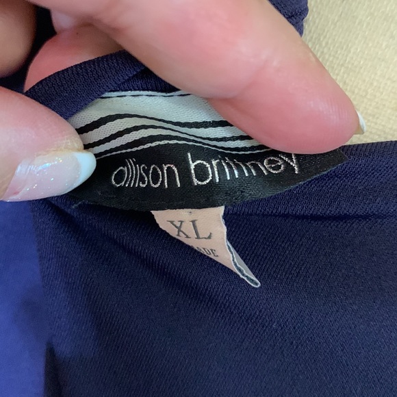 NWOT—BEAUTIFUL SLEEVELESS DRESS SIZE XL - Picture 3 of 4